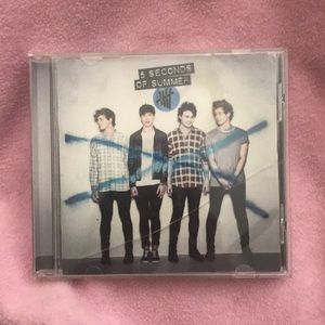 5SOS Self titled album
